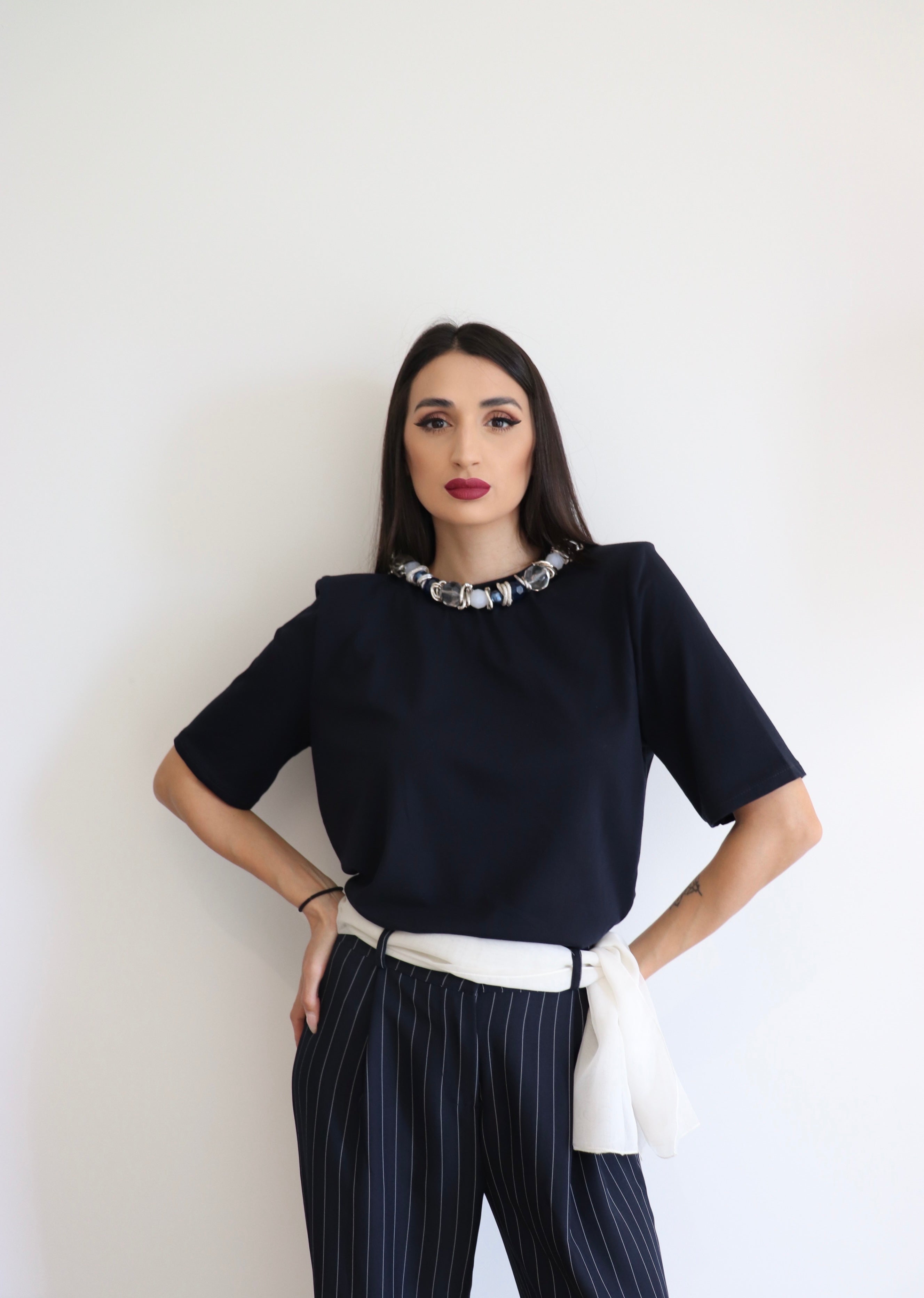 T-shirt spallina imbottita