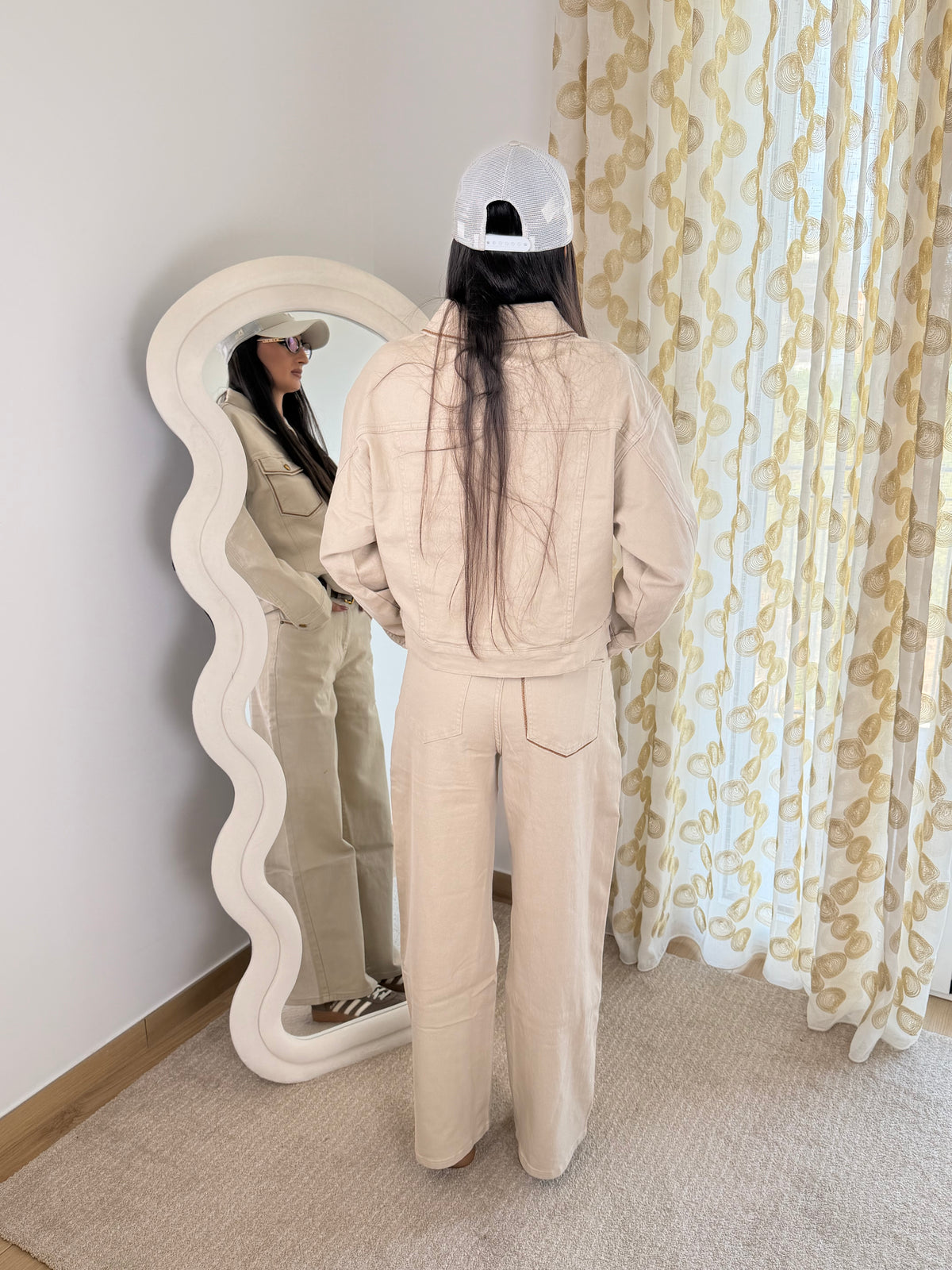 Completo di jeans beige